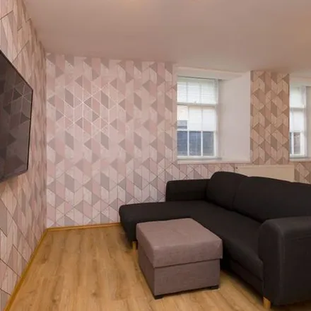 Image 8 - Leazes Terrace, Newcastle upon Tyne, NE1 4LZ, United Kingdom - Apartment for rent