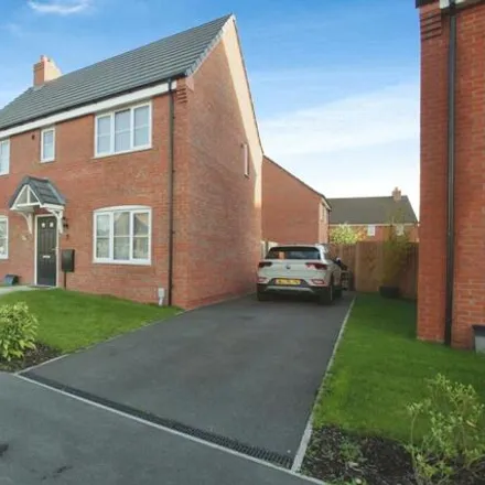 Buy this 3 bed house on unnamed road in Hinckley, LE10 2LL
