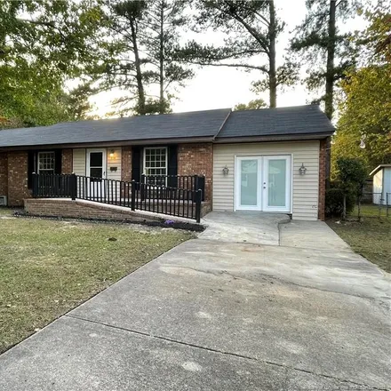 Image 2 - 486 Waterbury Drive, Fayetteville, NC 28311, USA - House for sale