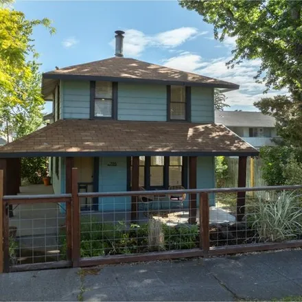 Buy this 3 bed house on 759 East 12th Street in The Dalles, OR 97058