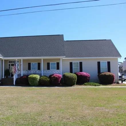 Buy this 3 bed house on 356 Davis Place in Morehead City, NC 28557