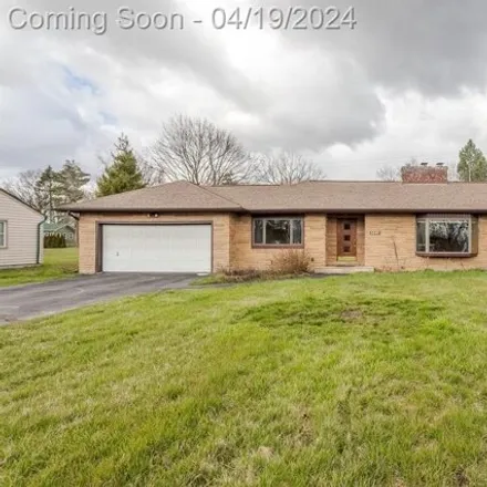 Buy this 3 bed house on 5553 Livernois Road in Troy, MI 48098