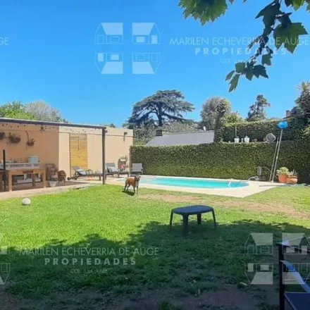 Buy this 5 bed house on Maestra Clorinda Munzón in Partido de San Miguel, 1661 Bella Vista