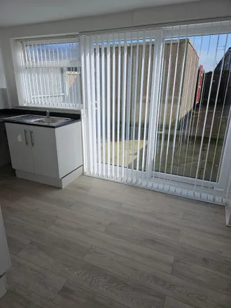 Image 7 - Panton Way, Knowsley, L10 4YA, United Kingdom - House for rent