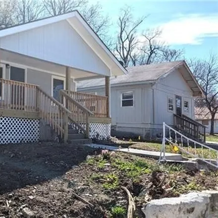 Buy this 3 bed house on 2601 Poplar Avenue in Kansas City, MO 64127