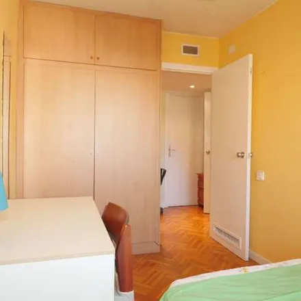 Rent this 4 bed apartment on Carrer de Rabassa in 26, 08024 Barcelona