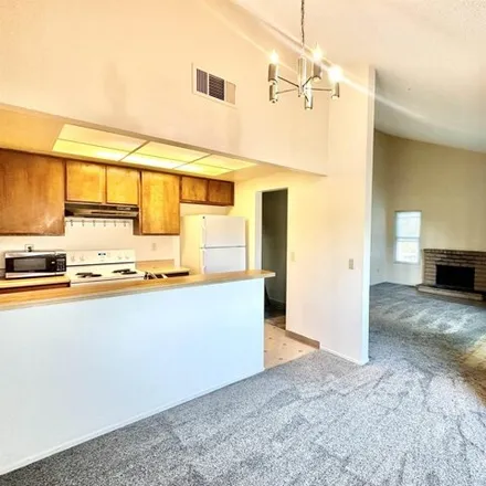 Image 3 - 2114 G Street, Sparks, NV 89431, USA - Condo for sale