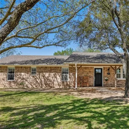 Image 3 - 873 West 1st Street, Lindsay, Cooke County, TX 76250, USA - House for sale