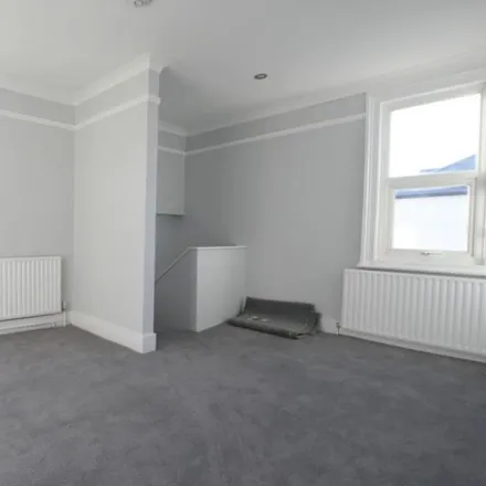 Image 2 - York Road, London, SW19 8TR, United Kingdom - Apartment for rent