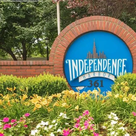 Buy this 2 bed condo on 98 Independence Way in Edgewater, Bergen County