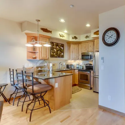 Rent this 2 bed condo on Blaine in WA, 98231