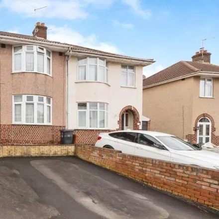 Buy this 3 bed townhouse on 26 Elstree Road in Bristol, BS5 7DY