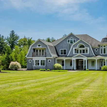 Buy this 4 bed house on 562 Upper Grassy Hill Rd in Woodbury, Connecticut