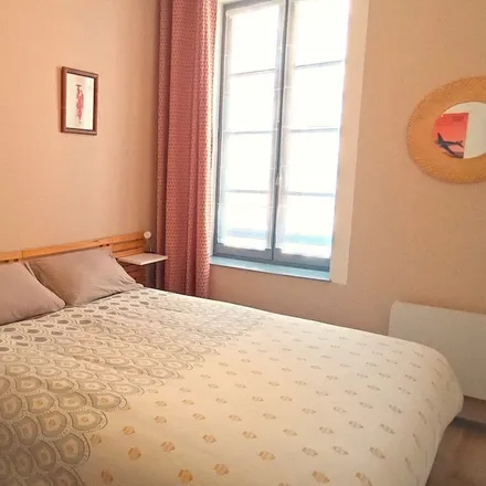 Rent this 1 bed apartment on 81000 Albi