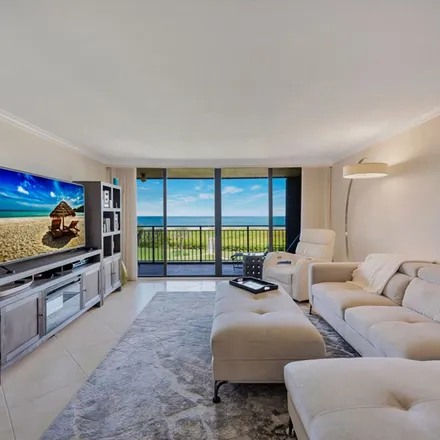 Image 2 - 1449 Ocean Drive, Riomar, Vero Beach, FL 32963, USA - Apartment for rent