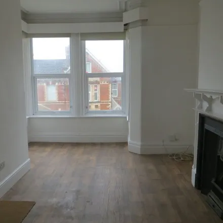 Rent this 5 bed apartment on BBQ Kebab House in 352B Pinhoe Road, Exeter