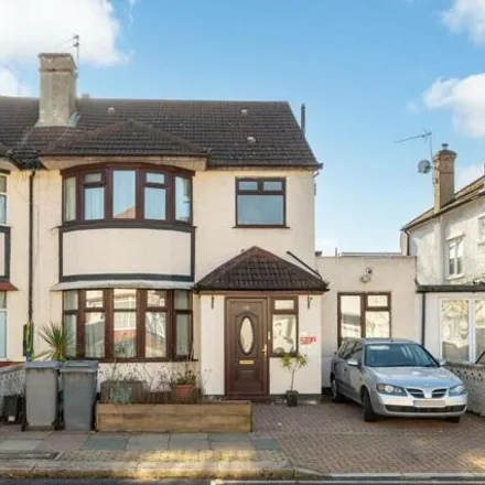 Buy this 5 bed duplex on Burnley Road in Dudden Hill, London