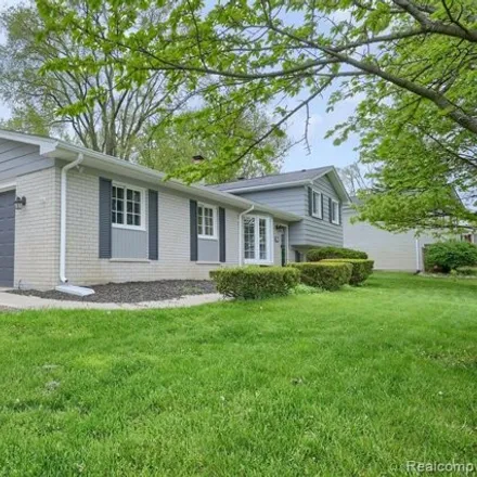 Buy this 3 bed house on 2518 Hermosa Drive in Wolverine Lake, Commerce Charter Township