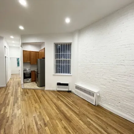 Rent this 1 bed apartment on 150 East 83rd Street in New York, NY 10028