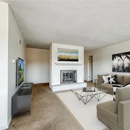Buy this 1 bed condo on Metcalf Avenue in Overland Park, KS 66204