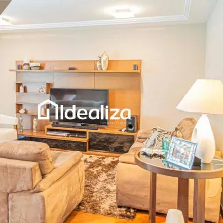 Buy this 3 bed apartment on Rua Alexandre Fleming in Várzea, Teresópolis - RJ