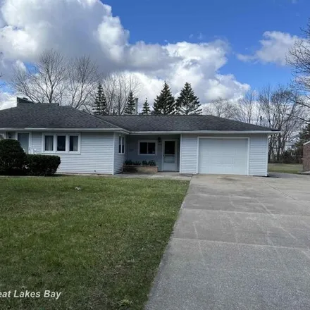 Buy this 3 bed house on 3689 Church Street in Carrollton Township, MI 48604