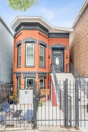 Buy this 4 bed duplex on 1230 West Huron Street in Chicago, IL 60612