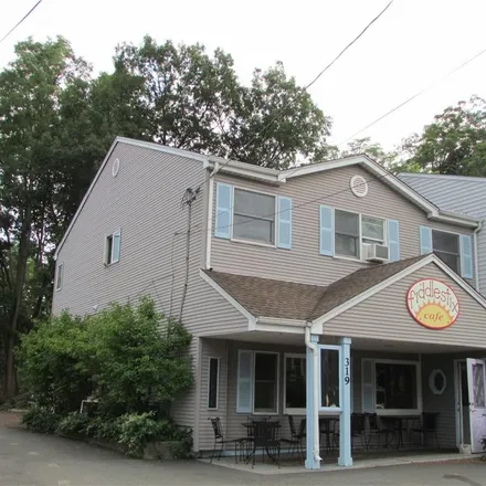 Image 2 - Fiddlestix Cafe, 319 Main Street, Firthcliffe, NY 12518, USA - Apartment for rent