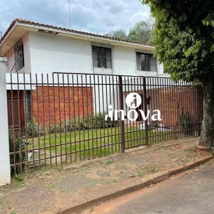 Buy this 3 bed house on Avenida Doutor Fidelis in Centro, Uberaba - MG