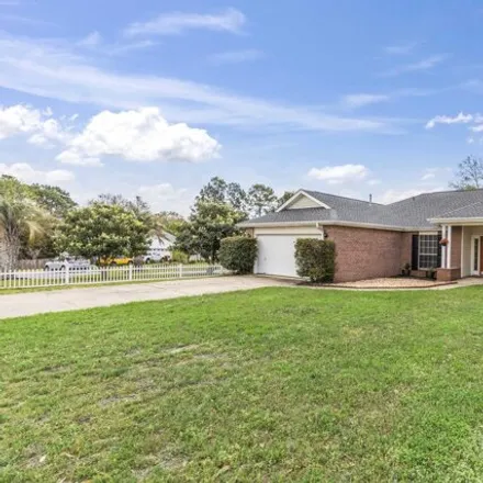 Image 2 - 385 Seattle Slew Court, Crestview, FL 32539, USA - House for sale