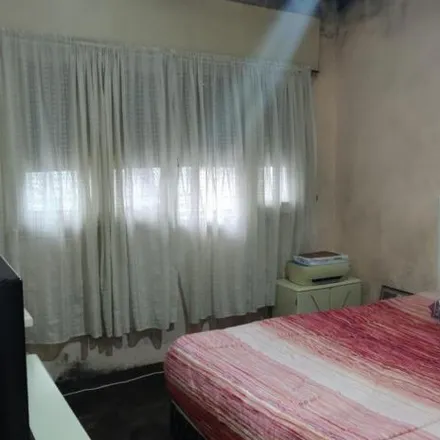 Buy this 2 bed house on 528 - Dante 5189 in Partido de Tres de Febrero, Caseros