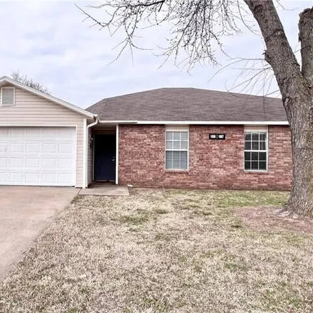 Buy this 3 bed house on 1667 North Boxley Avenue in Fayetteville, AR 72704