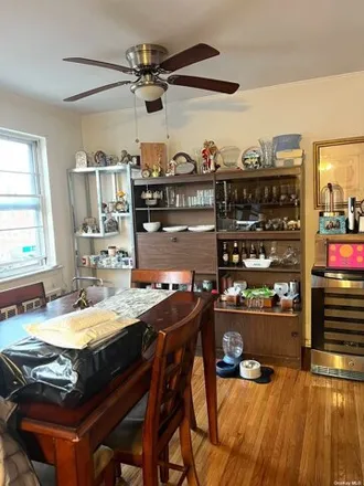 Image 3 - 69-20 31st Avenue, New York, NY 11377, USA - House for sale