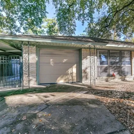 Buy this 2 bed house on 4860 Ella Boulevard in Houston, TX 77018