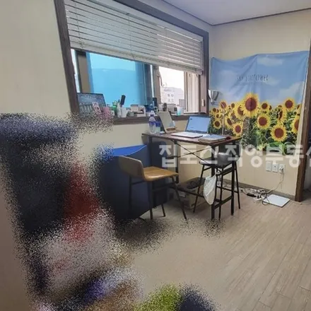 Rent this studio apartment on 서울특별시 송파구 석촌동 10-5