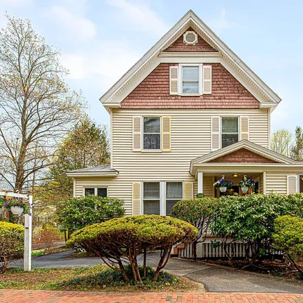 Buy this 8 bed house on 108 Main Street in Ogunquit, 03907