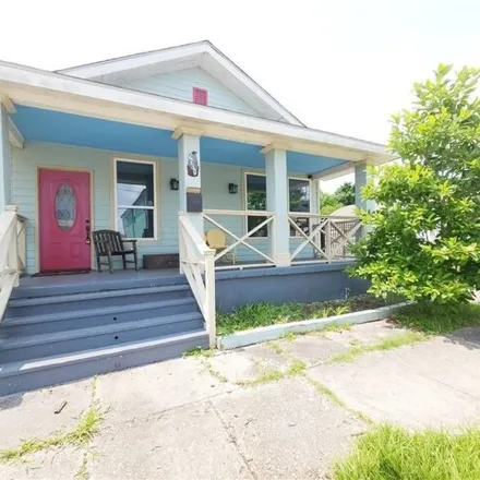 Rent this 3 bed house on 2730 North Prieur Street in New Orleans, LA 70117