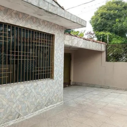 Rent this 3 bed house on Shopping ABC in Avenida Pereira Barreto 42, Paraíso