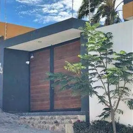 Buy this 5 bed house on Calle Paseo Misión de Conca in Parque Metropolitano, 76904 El Pueblito