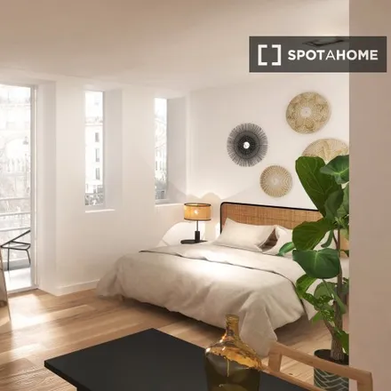 Rent this 2 bed room on Huis Madou in Place Surlet de Chokier - Surlet de Chokierplein, 1000 Brussels