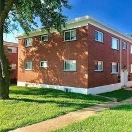Buy this studio house on 801 Courtois Street in St. Louis, MO 63111