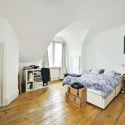 Buy this 3 bed apartment on Be Someplace Else in 279 New King's Road, London