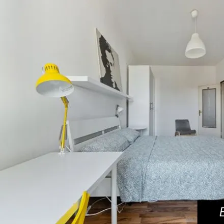 Rent this 6 bed room on Biblioteca Comunale Vigentina in Corso di Porta Vigentina, 15