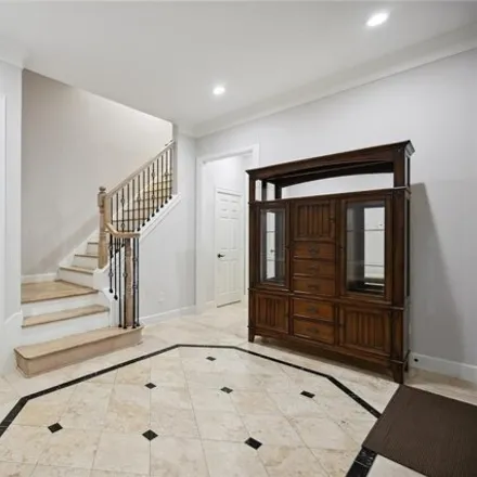 Image 5 - 5307 Beverlyhill Street, Lamar Terrace, Houston, TX 77056, USA - Townhouse for sale