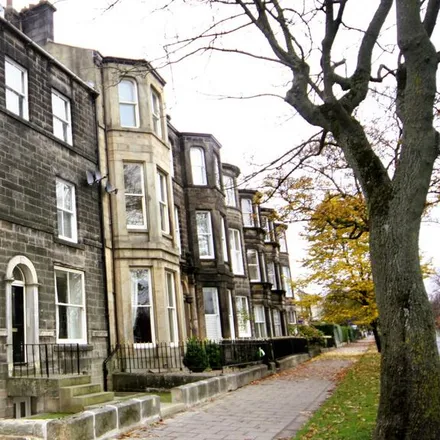 Image 1 - Prince of Wales Mansions, York Place, Harrogate, HG1 1HL, United Kingdom - Apartment for rent