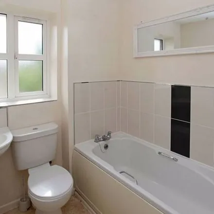 Rent this 3 bed townhouse on Oakworth Close in Telford and Wrekin, TF1 5DP