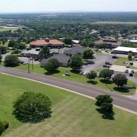 Buy this studio house on 507 Amy Circle in Marble Falls, TX 78654