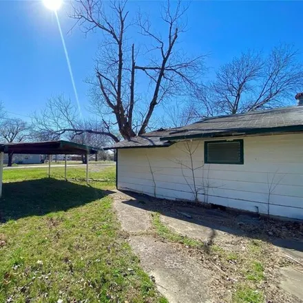 Image 3 - 352 North Lincoln Avenue, Wagoner, OK 74467, USA - House for sale