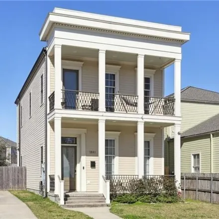 Buy this 3 bed house on 1833 Chippewa Street in New Orleans, LA 70158