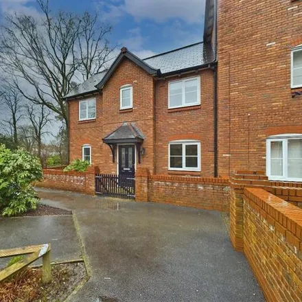 Rent this 4 bed townhouse on The Acorns in Chester, CH2 1JL